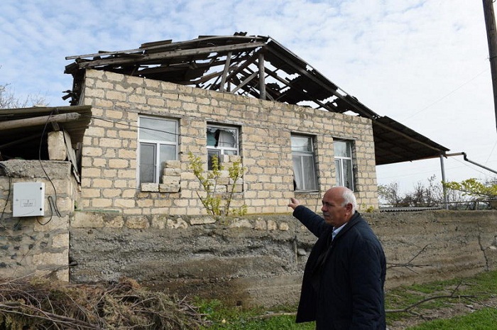 Armenier nehmen Füzuli unter Beschuss- 20 Häuser beschädigt